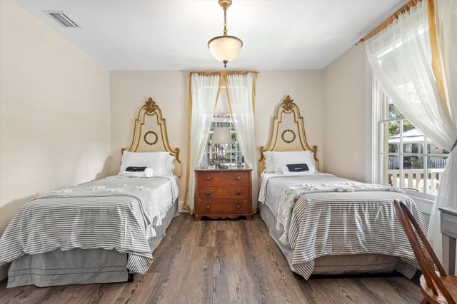 16 Locust St, St Augustine, FL 32084