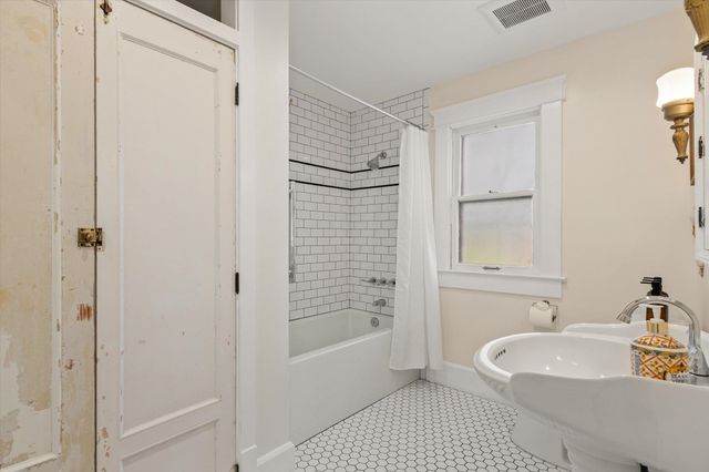 16 Locust St, St Augustine, FL 32084