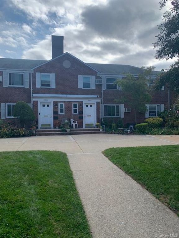 70-54 260th Street GV115, Glen Oaks, NY 11004 — exterior