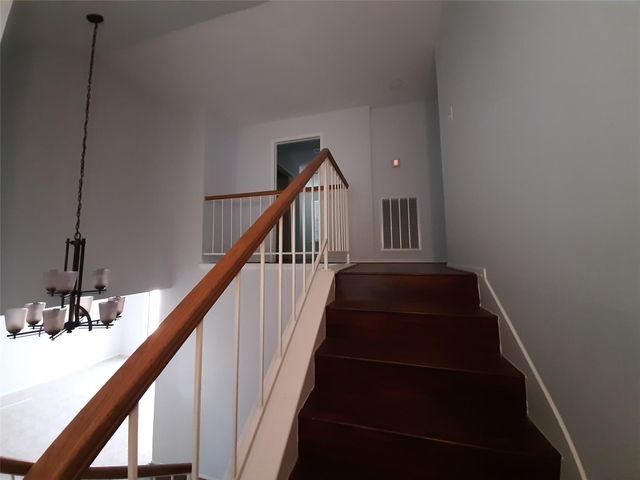 8 Fawnchase Court, The Woodlands, TX 77381