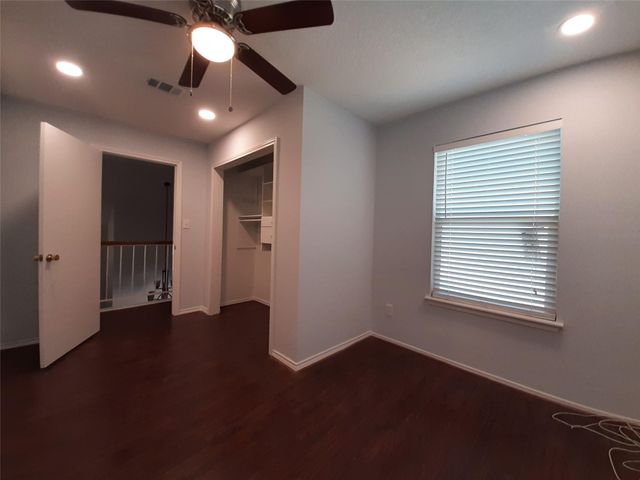 8 Fawnchase Court, The Woodlands, TX 77381