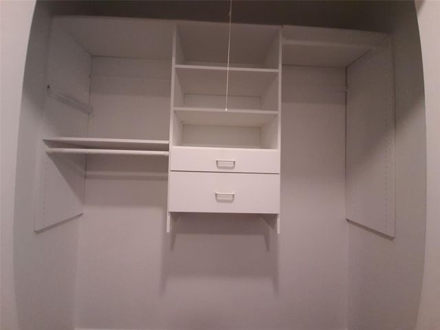 8 Fawnchase Court, The Woodlands, TX 77381