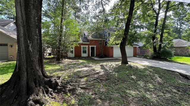 8 Fawnchase Court, The Woodlands, TX 77381