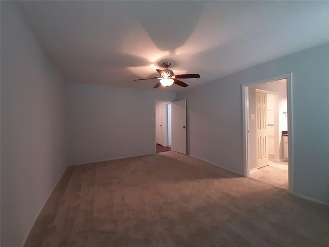 8 Fawnchase Court, The Woodlands, TX 77381