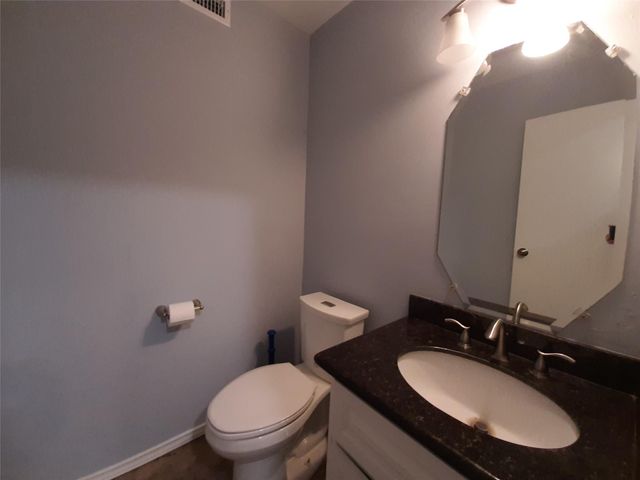 8 Fawnchase Court, The Woodlands, TX 77381