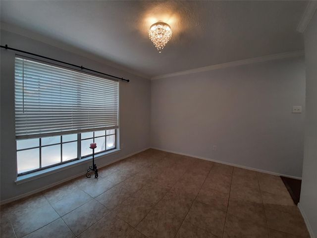 8 Fawnchase Court, The Woodlands, TX 77381