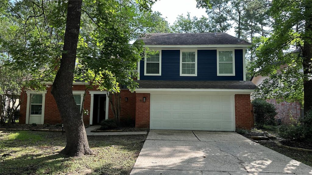 8 Fawnchase Court, The Woodlands, TX 77381