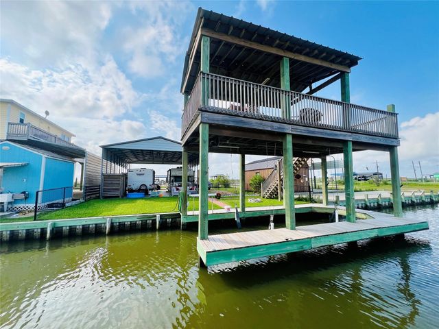 1102 Gator Point, Crystal Beach, TX 77650