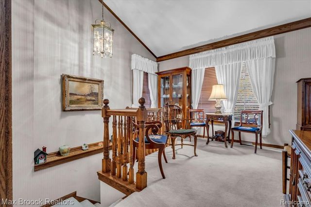 11 Poplar Park Boulevard, Pleasant Ridge, MI 48069