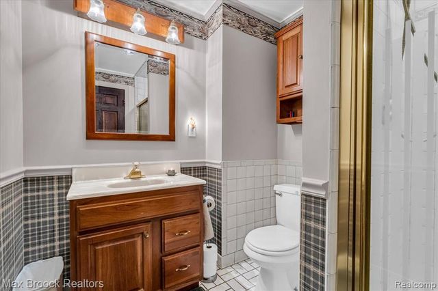 11 Poplar Park Boulevard, Pleasant Ridge, MI 48069