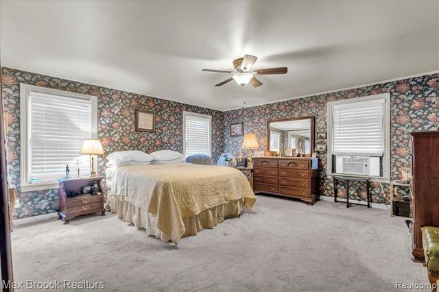 11 Poplar Park Boulevard, Pleasant Ridge, MI 48069