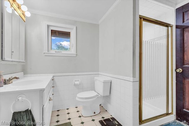 11 Poplar Park Boulevard, Pleasant Ridge, MI 48069