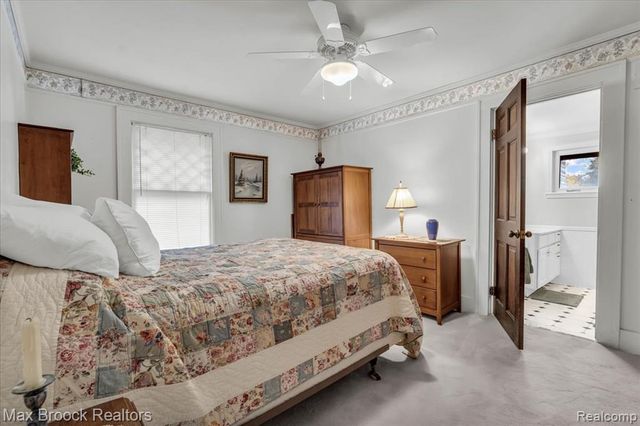 11 Poplar Park Boulevard, Pleasant Ridge, MI 48069