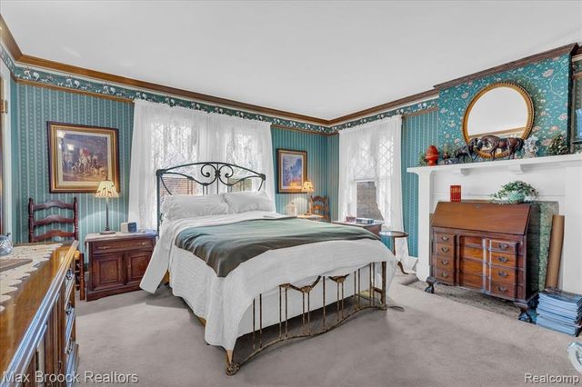 11 Poplar Park Boulevard, Pleasant Ridge, MI 48069