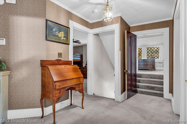 11 Poplar Park Boulevard, Pleasant Ridge, MI 48069