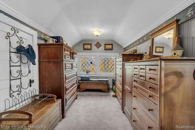 11 Poplar Park Boulevard, Pleasant Ridge, MI 48069