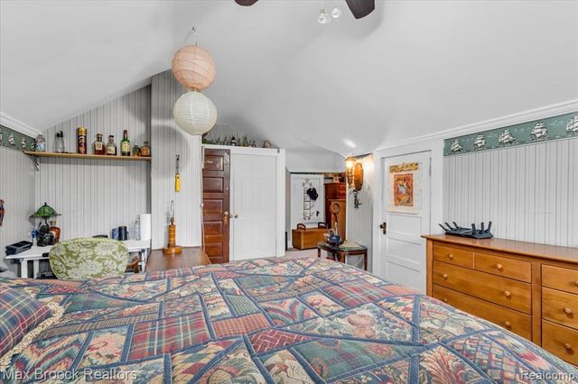 11 Poplar Park Boulevard, Pleasant Ridge, MI 48069