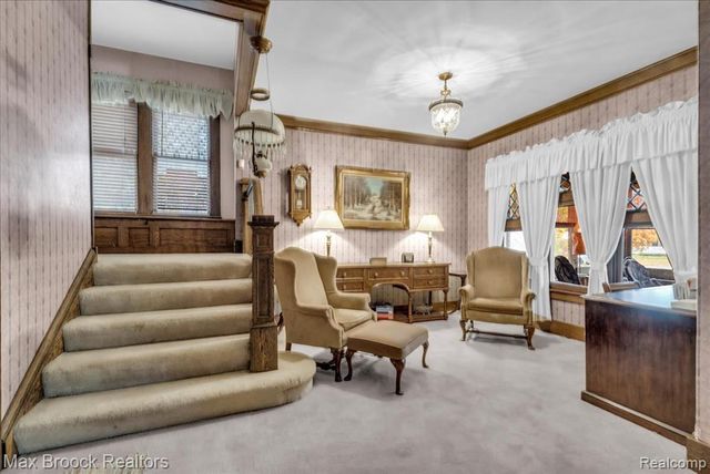 11 Poplar Park Boulevard, Pleasant Ridge, MI 48069