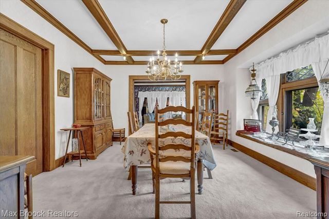 11 Poplar Park Boulevard, Pleasant Ridge, MI 48069