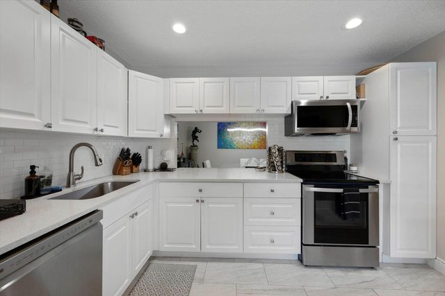 145 Lake Nancy Lane 232, West Palm Beach, FL 33411