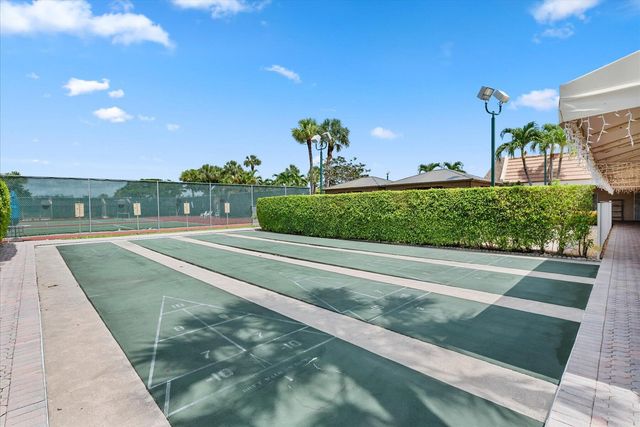 145 Lake Nancy Lane 232, West Palm Beach, FL 33411