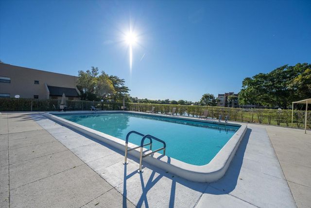 145 Lake Nancy Lane 232, West Palm Beach, FL 33411
