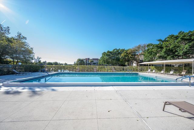 145 Lake Nancy Lane 232, West Palm Beach, FL 33411