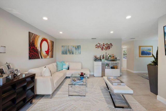 145 Lake Nancy Lane 232, West Palm Beach, FL 33411