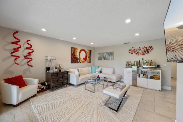 145 Lake Nancy Lane 232, West Palm Beach, FL 33411