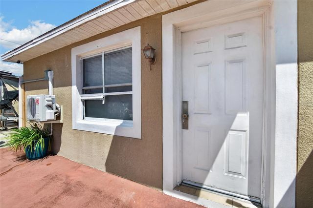1727 WAIKIKI WAY, Tampa, FL 33619