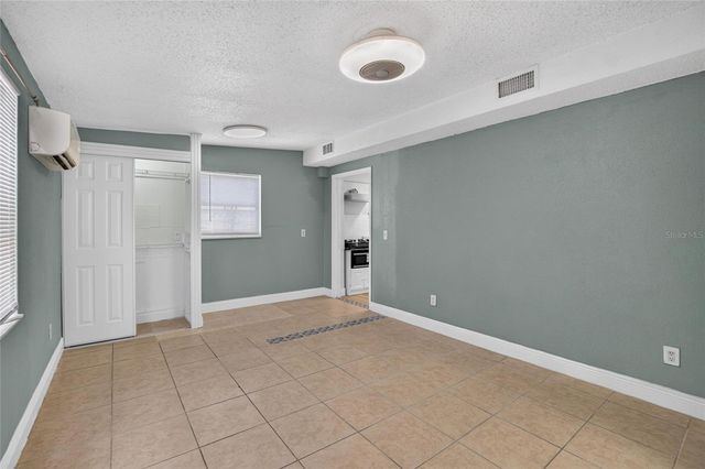 1727 WAIKIKI WAY, Tampa, FL 33619