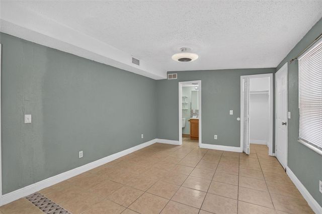 1727 WAIKIKI WAY, Tampa, FL 33619
