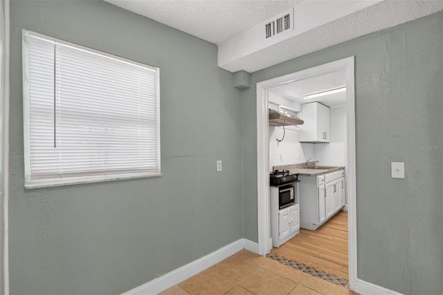 1727 WAIKIKI WAY, Tampa, FL 33619
