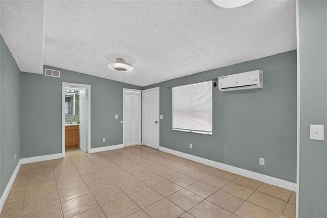 1727 WAIKIKI WAY, Tampa, FL 33619