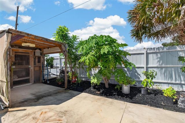 1727 WAIKIKI WAY, Tampa, FL 33619