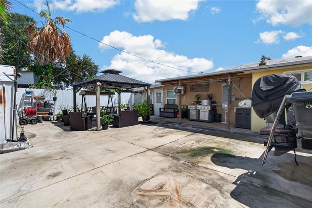 1727 WAIKIKI WAY, Tampa, FL 33619