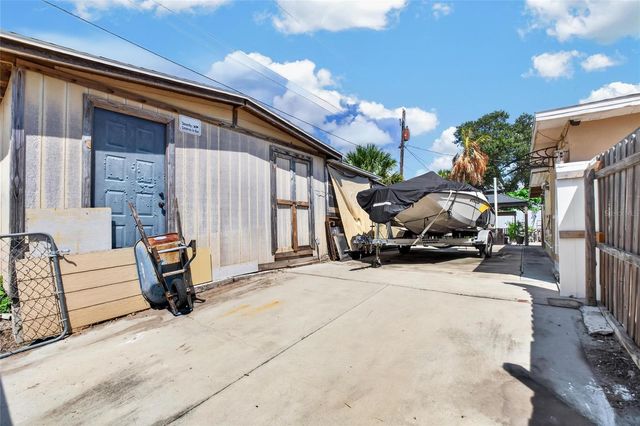 1727 WAIKIKI WAY, Tampa, FL 33619