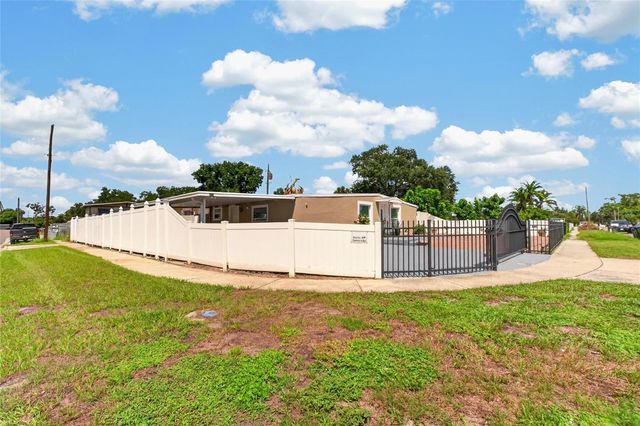 1727 WAIKIKI WAY, Tampa, FL 33619