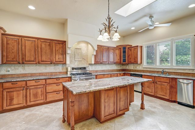 508 Laguna Seca Lane NW, Albuquerque, NM 87104
