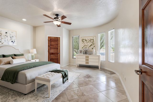 508 Laguna Seca Lane NW, Albuquerque, NM 87104