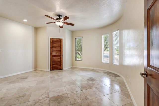 508 Laguna Seca Lane NW, Albuquerque, NM 87104