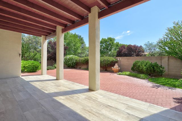 508 Laguna Seca Lane NW, Albuquerque, NM 87104
