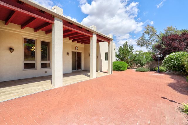 508 Laguna Seca Lane NW, Albuquerque, NM 87104