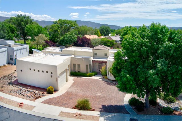 508 Laguna Seca Lane NW, Albuquerque, NM 87104