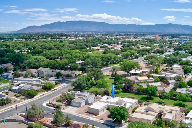 508 Laguna Seca Lane NW, Albuquerque, NM 87104