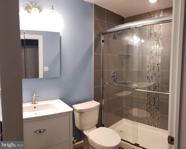 5 JUNE RD, Levittown, PA 19056