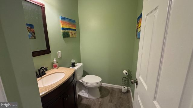 5 JUNE RD, Levittown, PA 19056