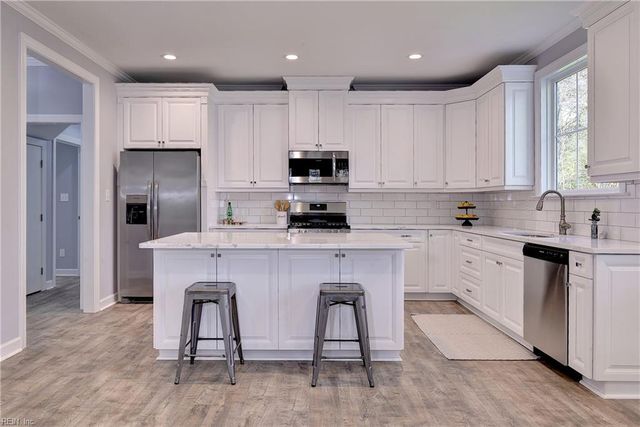 615 Ship Point RD, Yorktown, VA 23692