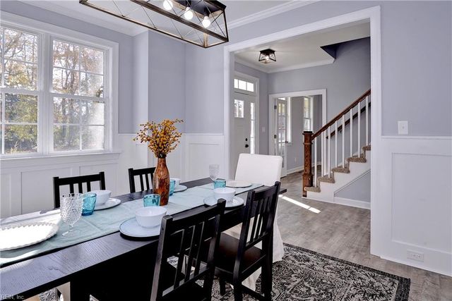 615 Ship Point RD, Yorktown, VA 23692