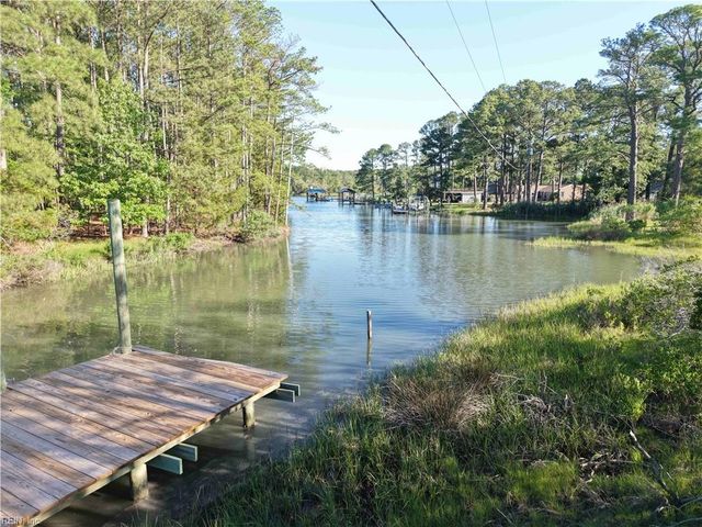 615 Ship Point RD, Yorktown, VA 23692